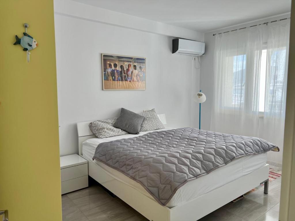 White Sidesea View Apartment Sarandë Exterior foto
