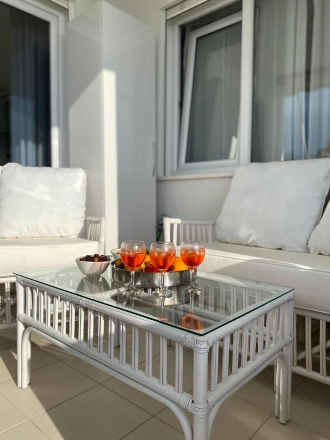White Sidesea View Apartment Sarandë Exterior foto